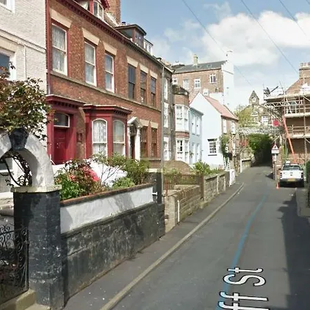 Bolthole بيت للعطل *